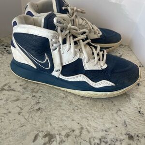 2022 Kyrie Infinity TB 'Midnight Navy' Size 8